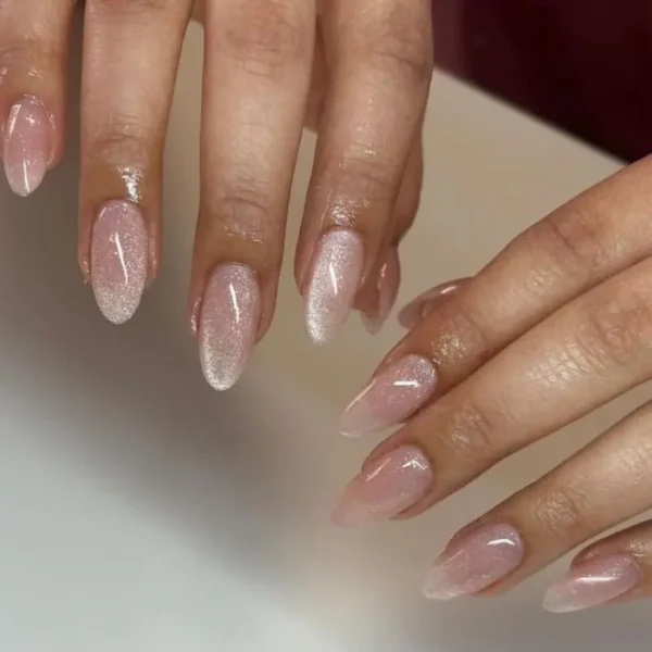 Nail extension with cateye gel polish