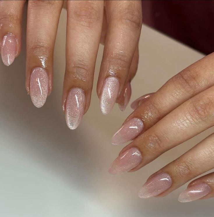 Nail extension with cateye gel polish